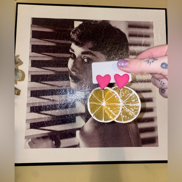 Fashion Earrings - Picture 6 of 6